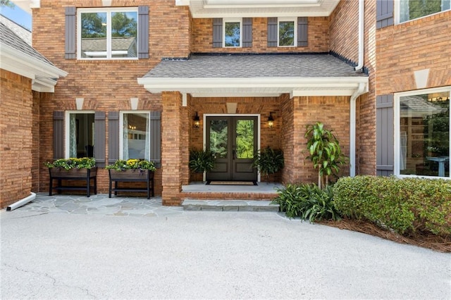 property entrance featuring covered porch