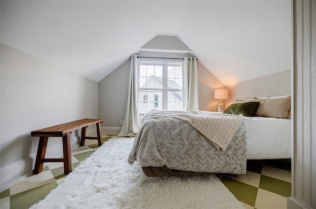 2007 Mount Vernon Pl, Dunwoody, GA 30338 - bedroom featuring lofted ceiling and baseboards