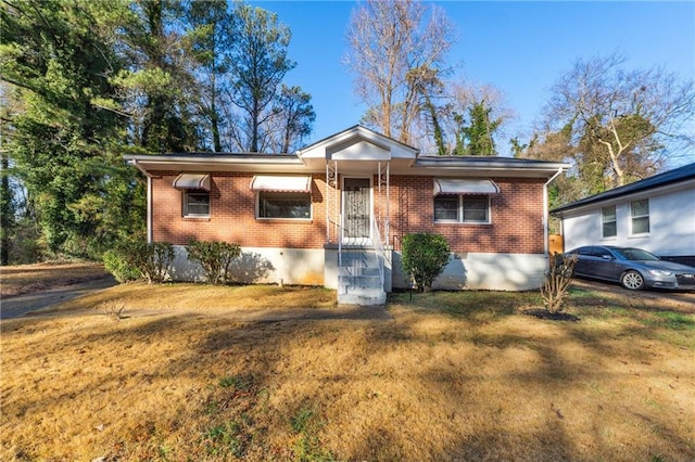 view of front of house with a front lawn