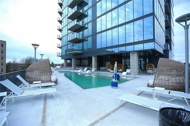 788 W Marietta St NW Unit 811, Atlanta, GA 30318 - community pool with a patio area