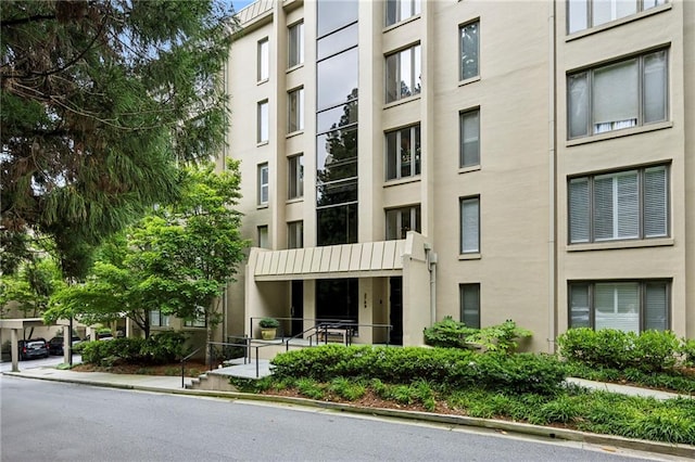 2769 Peachtree Rd NE Unit 7, Atlanta, GA 30305 - view of apartment building / complex