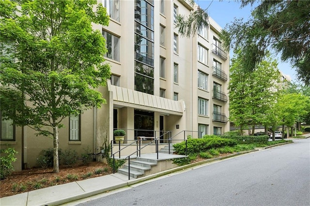 2769 Peachtree Rd NE Unit 7, Atlanta, GA 30305 - view of apartment building / complex