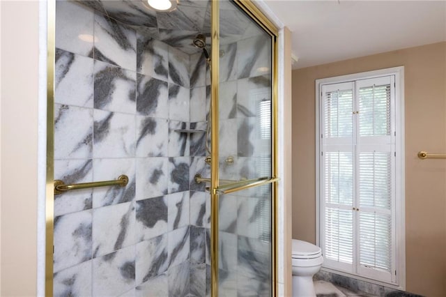 2769 Peachtree Rd NE Unit 7, Atlanta, GA 30305 - bathroom with toilet and a shower stall