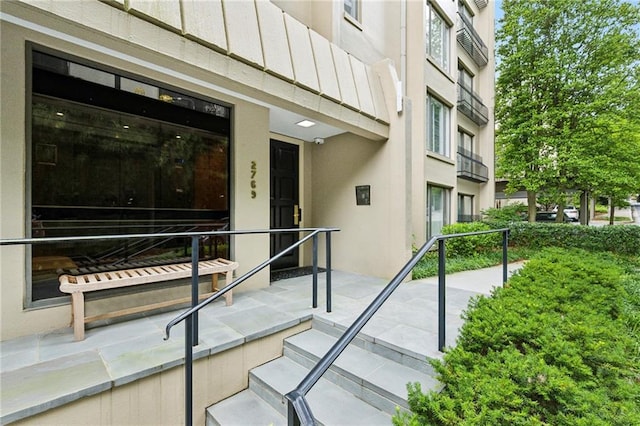 2769 Peachtree Rd NE Unit 7, Atlanta, GA 30305 - property entrance with stucco siding