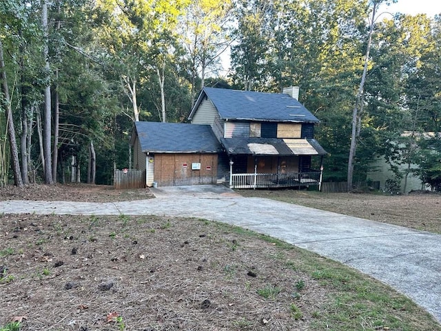 view of front of home featuring a porch