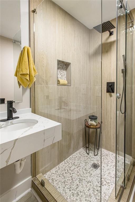 1510 Mims St SW, Atlanta, GA 30314 - full bathroom featuring a sink and tiled shower