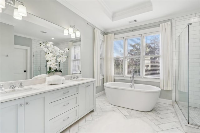 bathroom featuring toilet and shower / tub combo with curtain