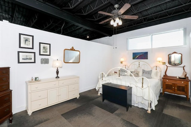 bedroom featuring ceiling fan