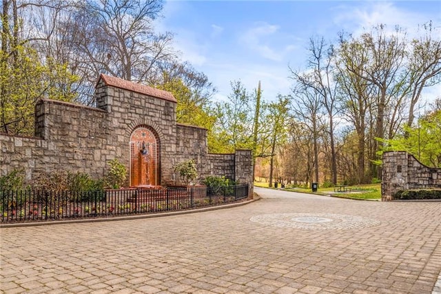 490 Hammons Way, Atlanta, GA 30315 - community / neighborhood sign featuring curved driveway