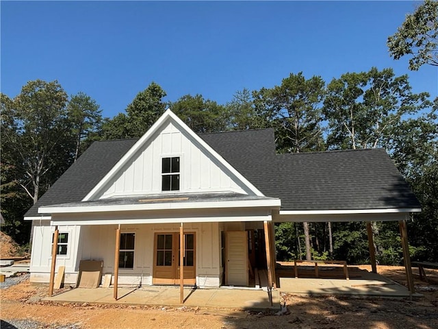 view of front of property featuring a patio area