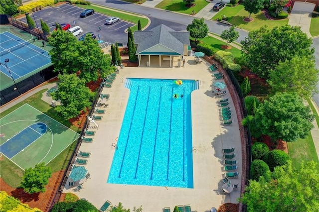 bird's eye view of a pool area