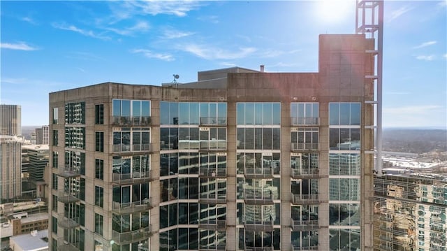 400 W Peachtree St NW Unit 3614, Atlanta, GA 30308 - view of building exterior featuring a view of city