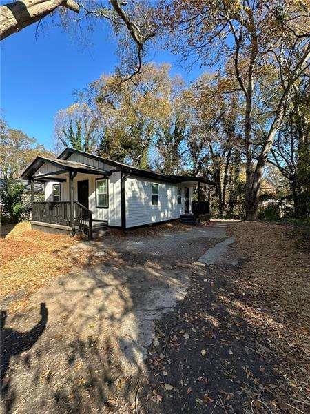 view of front of home with covered porch