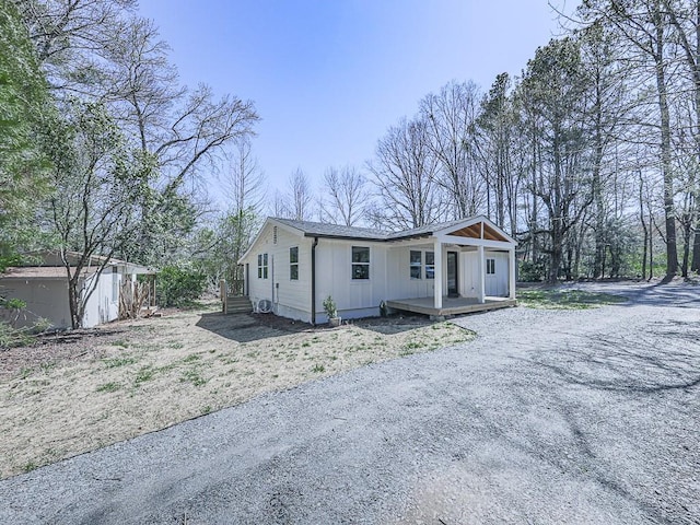 view of front of home with covered porch