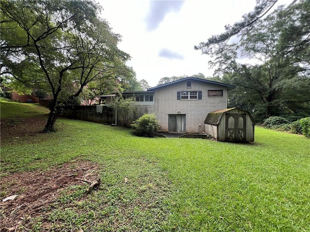 2323 Valleyside Dr, Decatur, GA 30032 - back of property with a lawn
