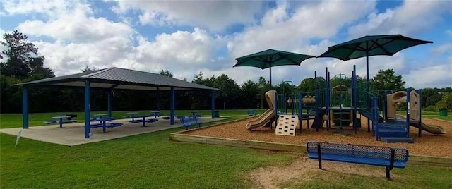6038 Mayfield Way SE, Mableton, GA 30126 - community playground featuring a gazebo and a lawn
