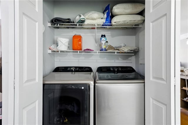 6980 Roswell Rd # A8, Atlanta, GA 30328 - clothes washing area featuring washing machine and clothes dryer