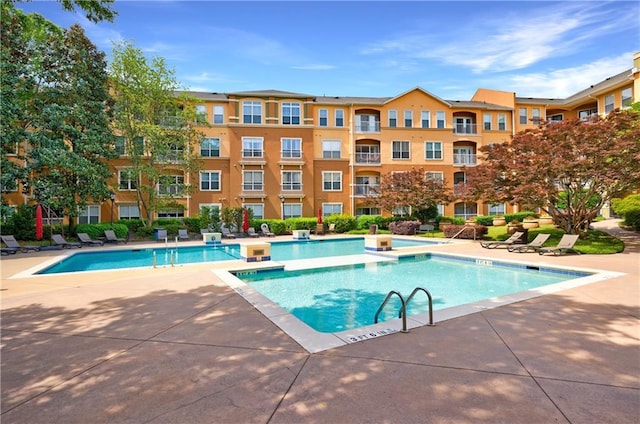 10 Perimeter Summit Blvd NE Unit 3109, Atlanta, GA 30319 - community pool featuring a patio area