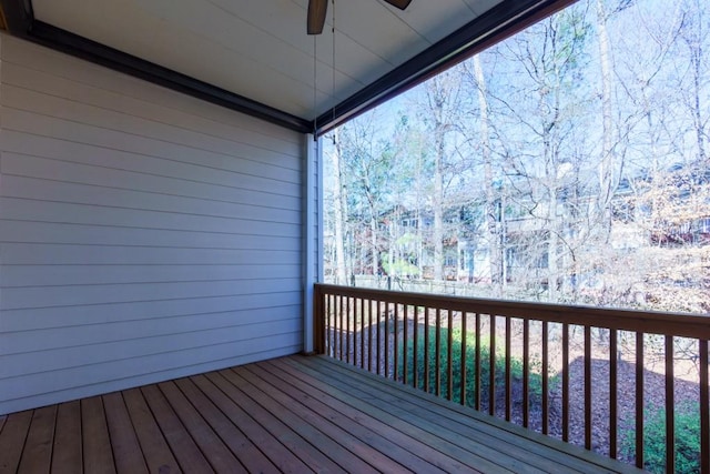 deck with ceiling fan