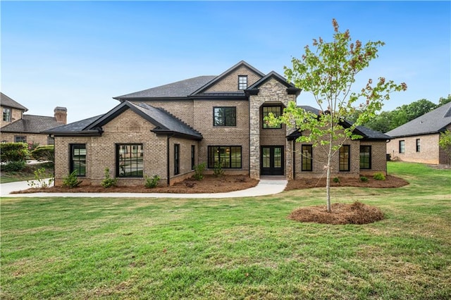 view of front facade with a front yard