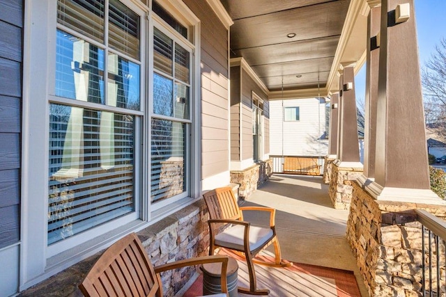 view of patio / terrace with covered porch