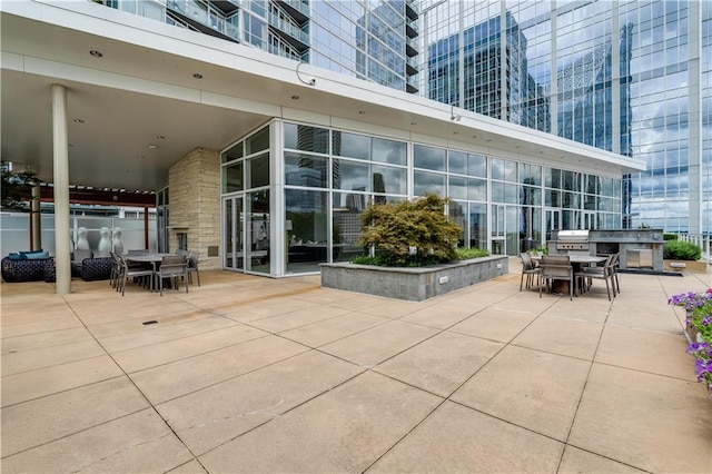 3325 Piedmont Rd NE Unit 2407, Atlanta, GA 30305 - view of patio / terrace with outdoor dining space