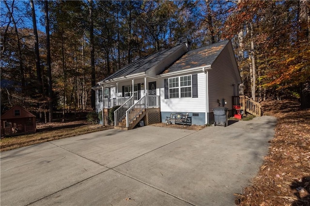 view of front of house with a porch