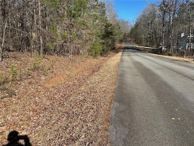 275 Shore Crest Dr, Martin, GA 30557