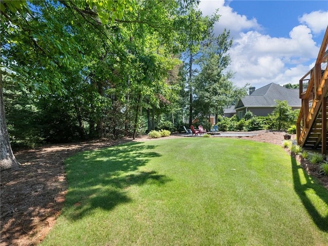 4523 Warwick Glen Pl, Flowery Branch, GA 30542 - view of grassy yard with stairs