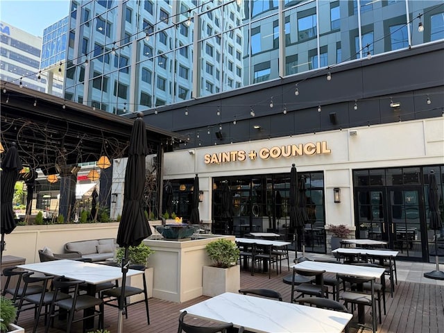 145 15th St NE Unit 435, Atlanta, GA 30309 - view of property's community with outdoor dining area