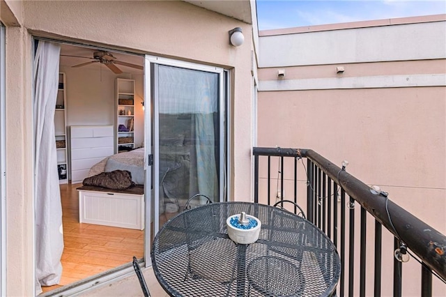 balcony with ceiling fan