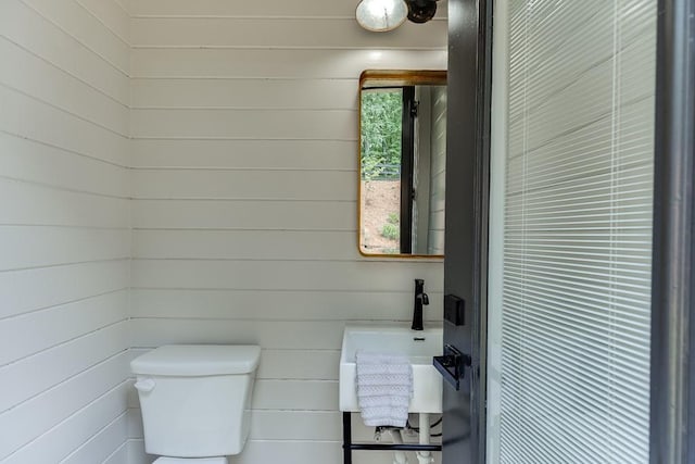 1889 Jefferson River Rd, Jefferson, GA 30549 - half bathroom featuring toilet