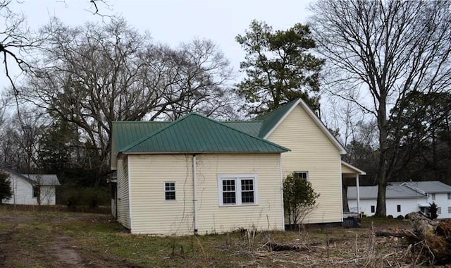 view of home's exterior