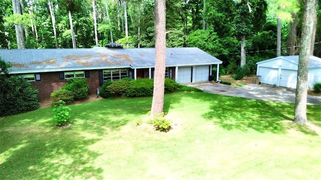 ranch-style house with a front lawn