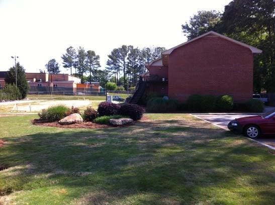 2400 N Beverly Hills Dr, Chamblee, GA 30341 - view of yard
