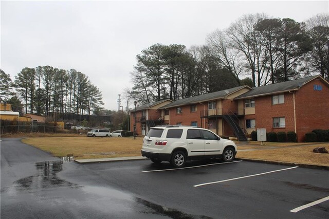 2400 N Beverly Hills Dr, Chamblee, GA 30341 - view of parking / parking lot