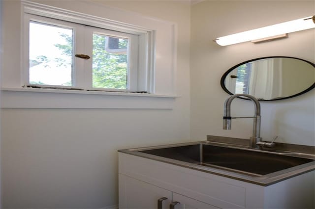 bathroom featuring sink