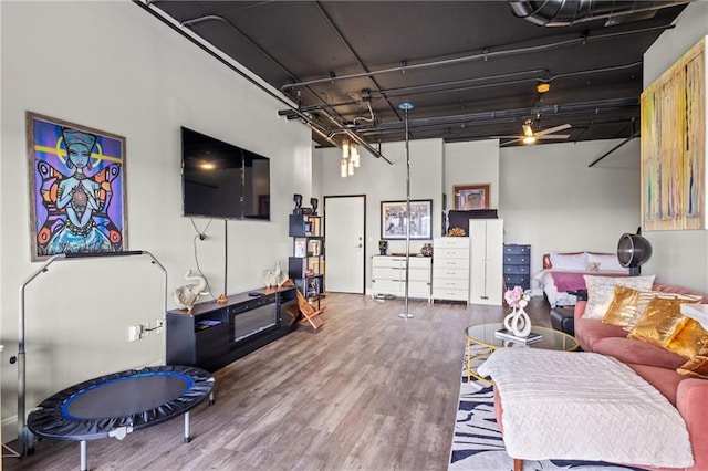120 Ralph Mcgill Blvd NE Unit 1409, Atlanta, GA 30308 - living area featuring wood finished floors