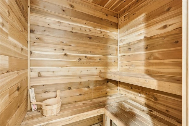 view of sauna / steam room