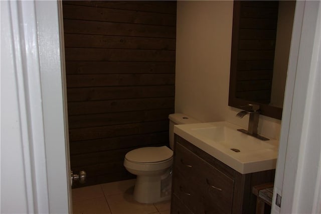 2814 Shellbark Rd, Decatur, GA 30035 - half bath featuring tile patterned floors, vanity, and toilet