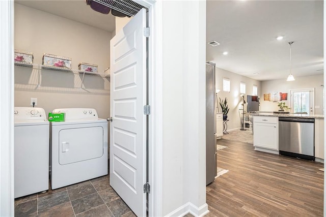 11 Rambling Oaks Dr NE, Rome, GA 30165 - washroom featuring washer and clothes dryer and recessed lighting