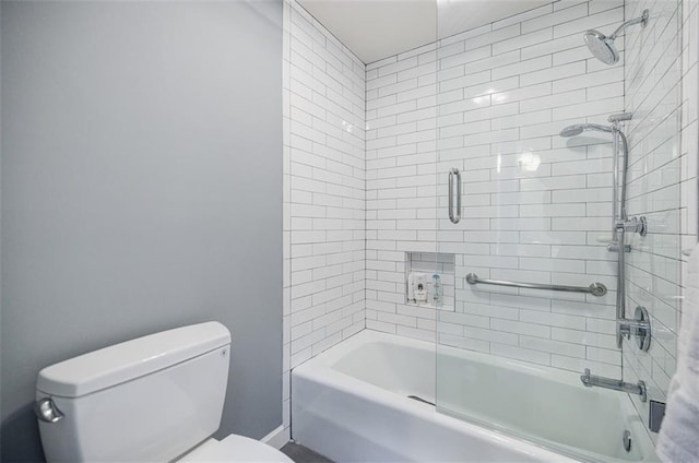 3030 Spalding Dr, Sandy Springs, GA 30350 - bathroom featuring enclosed tub / shower combo