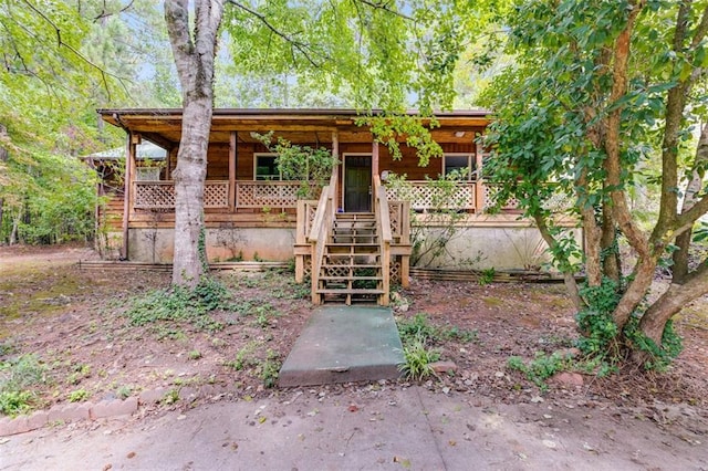 view of front of house with a porch