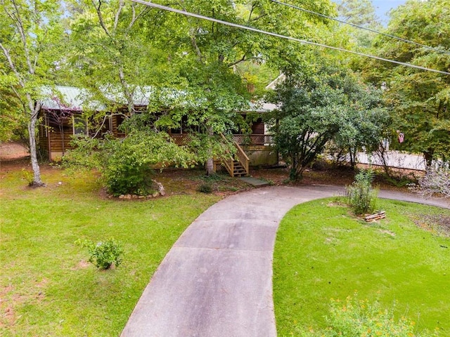 view of front of house with a front lawn