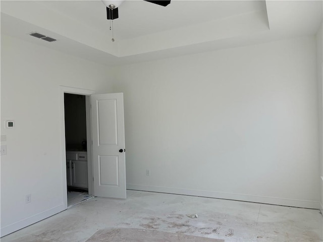 unfurnished room with ceiling fan