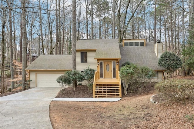 view of front facade featuring a garage