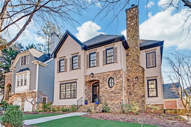 view of front facade with a front lawn