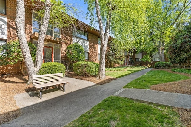 10 26th St NW Unit A2, Atlanta, GA 30309 - view of home's community with a lawn