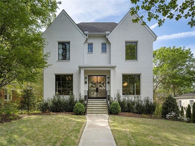 view of front of house featuring a front yard