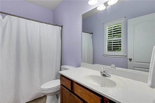 1725 Lynwood Pl, Alpharetta, GA 30004 - bathroom with toilet, vanity, and a shower with curtain